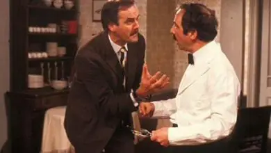 Cleese’s Fawlty Pays Tribute to his Manuel