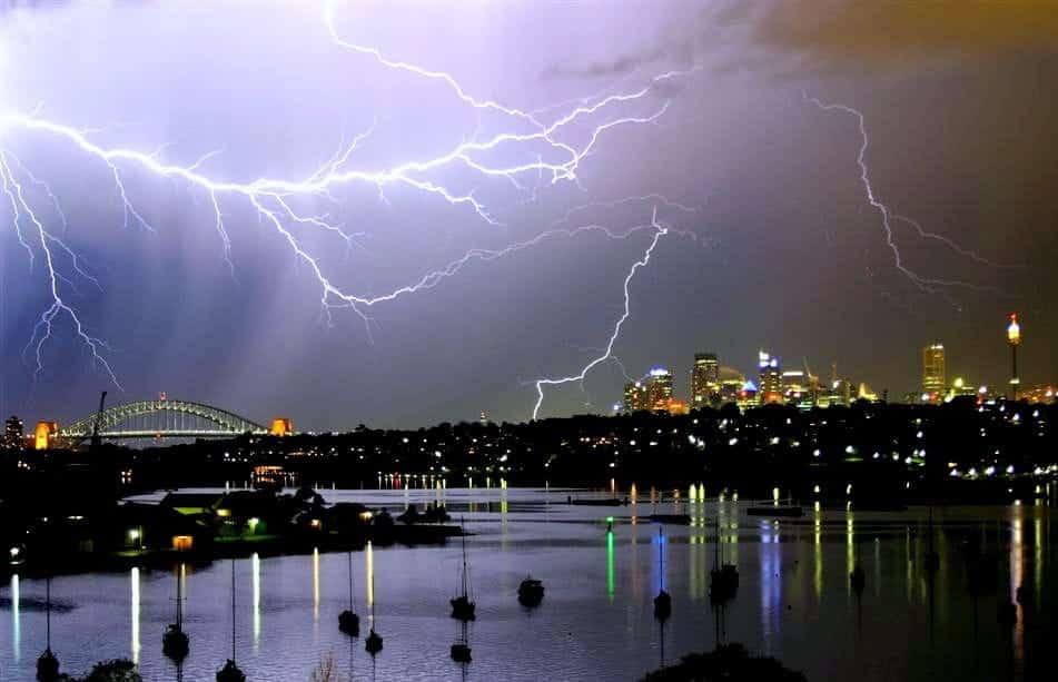Major thunderstorm rocks Australia
