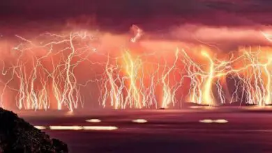 stunning lightning storm