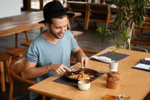 Eat Healthy While Dining Out
