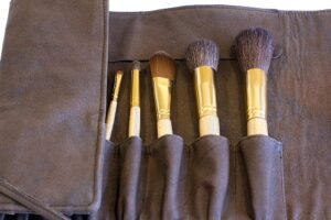 Keep your make-up brushes clean