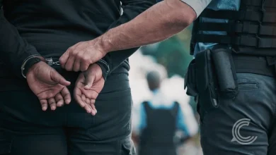 Police outside Louvre Museum heist heist arrests