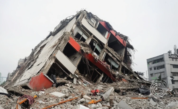 Indonesian school collapse toll now