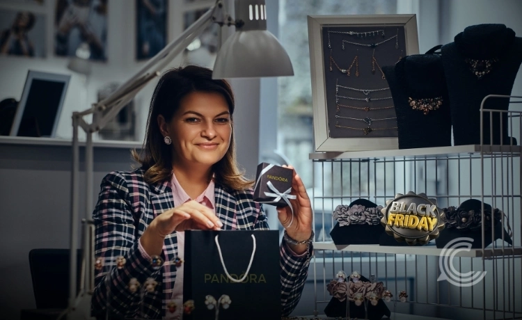 Pandora stores prepare for intense Black Friday competition.